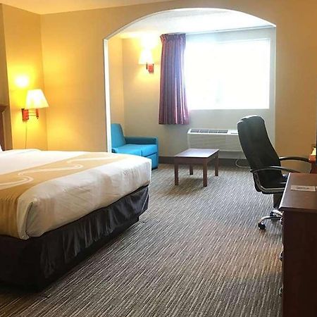 Days Inn & Suites By Wyndham Rehoboth Beach / Dewey 듀이 비치 객실 사진